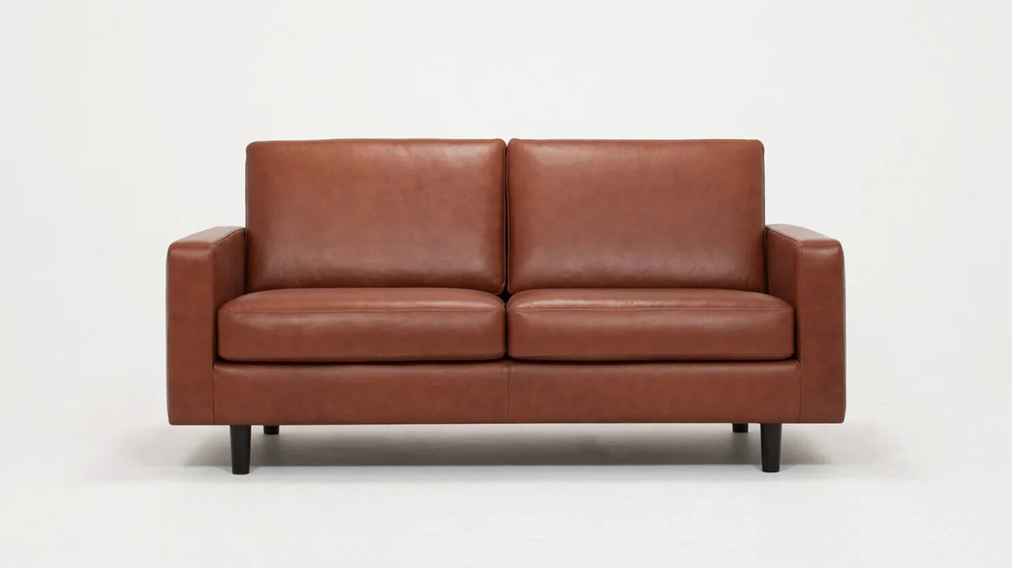 Oskar Loveseat
